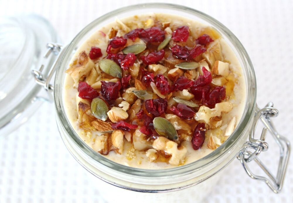 Simple Vegan Overnight Oats 